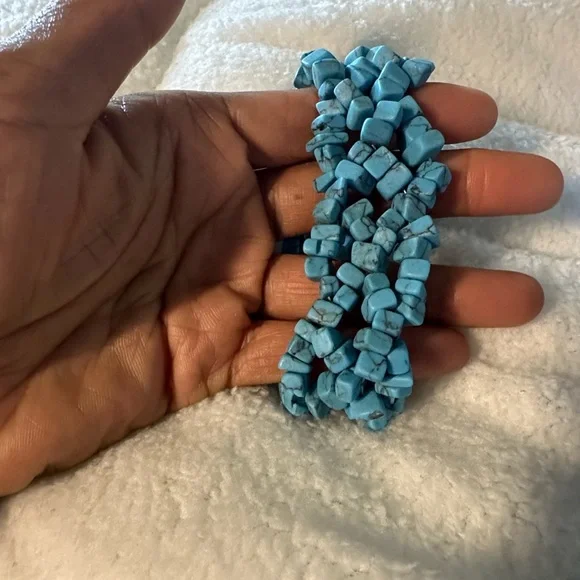 Avon vintage Turquoise Stone Stretch Bracelet - Picture 8 of 16